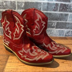 Women’s V-Cut Western short Boots Size 43/ Us 10 (Brand New)